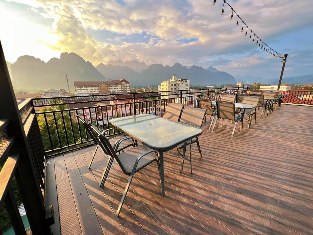 M&M Hotel Vang Vieng Extérieur photo